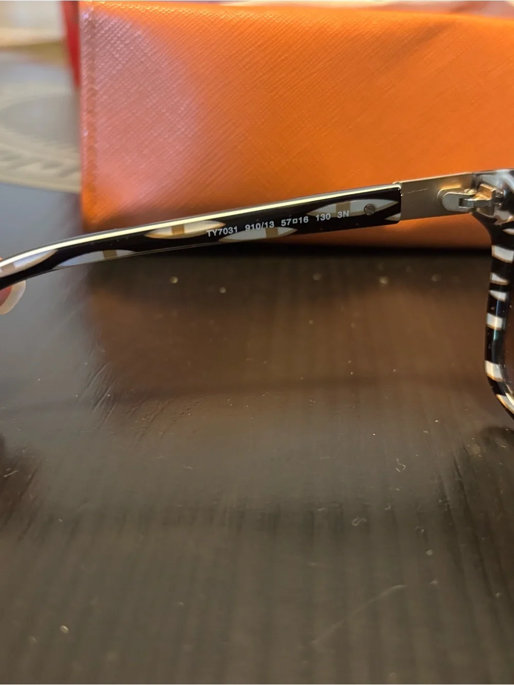 Tory Burch Classic Black Women's Sunglasses with Brown Gradient Lenses